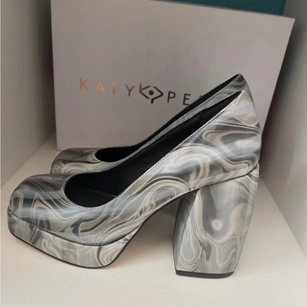 Katy Perry Collections Gray & Silver Marble Platform Pumps - Picture 2 of 10